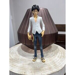 Monkey D. Luffy One Piece Banpresto Figure White Shirt Blue Jeans Straw Hat